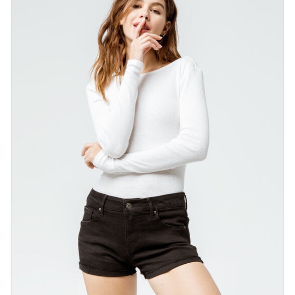 TILLY’S Black Cut Off Shorts